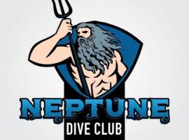 Neptune Dive Club，位于卡斯的船屋