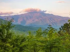 True Log Cabin With Stunning Views, Hot Tub, Sauna