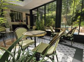 Les Glycines de Monchy- Chambres d'hôtes，位于Monchy-Humières的酒店