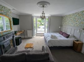 Four Seasons Guesthouse，位于卡斯尔顿的酒店