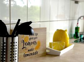 Comfy Modern 4-Bed Apartment, WiFi, 20min DUS, 5min A46，位于埃尔克拉特的酒店