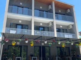 Sunrise Ureki，位于乌雷基的住宿