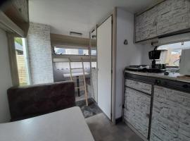 La Caravane Campagnarde 5 personnes, sur terrain privé，位于Saint-Gobert的酒店