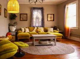 Bisbee Home Fantastic Views and Walkable Location!