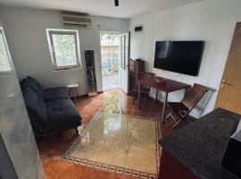 Garden Apartments Budva，位于Boreti的酒店