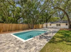 Cater Cove - private pool 1 mile to beach quiet