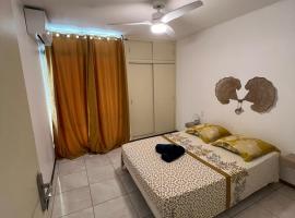 Appartement proche aéroport au rez-de-chaussée，位于萨莱比梅的酒店