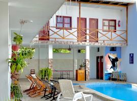 Hostal Laurita Beach，位于蒙塔尼塔的酒店