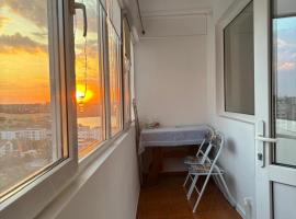 Ap 3 camere decomandate in apropiere de plaja Perla, Constanta，位于Colentina的酒店