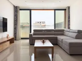 Charming 1BD Apt Plato Pedestrian Street LCGR