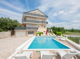 Beautiful Home In Podbablje Gornje