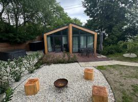 Tiny House Útulno，位于特罗亚诺维采的酒店