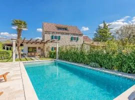 Stunning Home In Solin