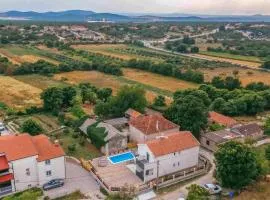 Pet Friendly Apartment In Benkovac