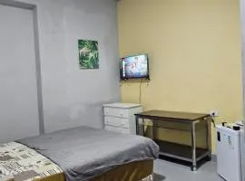 Quarto com otima localização