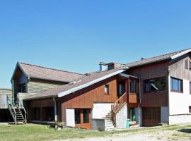 Gîte familial avec salle de jeux, cheminée, terrasse et proche de sites touristiques - FR-1-589-186，位于Pierrefitte的酒店