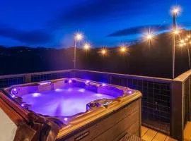 Skytop Summit-Hot Tub-Firepit-Big Views
