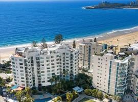 8th Floor Sunny Escape at Landmark Resort，位于穆卢拉巴的酒店