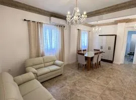 Amplio Apartamento de 4 dormitorios en el Centro de Montevideo