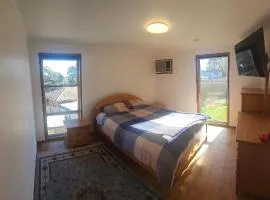 Large room Queen bed