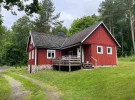Peaceful Forest Retreat with Cottage