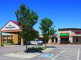 AmericInn by Wyndham Watertown，位于沃特敦的酒店