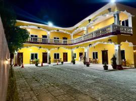 Hotel Alfa y Omega，位于San Benito的酒店