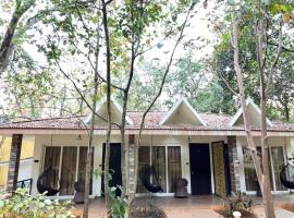 Zeenath Taj Gardens，位于耶拉吉里的酒店