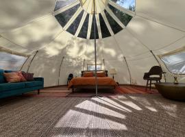 Tree Top Sanctuary Cowichan Valley，位于邓肯的酒店