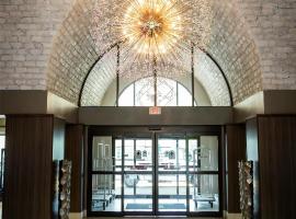 Embassy Suites by Hilton Chicago Schaumburg Woodfield，位于绍姆堡的酒店