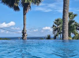 佛朗吉帕尼旅馆，位于Seraya的酒店