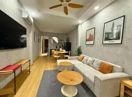 Tranquil City Center Wabi Sabi 3BR Townhouse in D1
