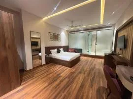 Saltstayz Premier - Naraina, Central Delhi