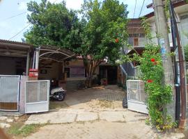 Pinxstayz Aster BSD，位于Jombang-kulon的酒店