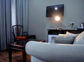 Chrismar Hotel Lusaka，位于卢萨卡肯尼思·卡翁达国际机场 - LUN附近的酒店