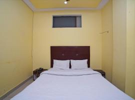 Hotel O Rama Palace，位于莫拉达巴德的酒店
