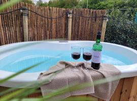 Tinyhouse 2 pers met hottub，位于米尔森的酒店