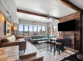 Breathtaking City View 1 Bed Stylish & Serene