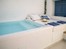 Sapphire Gem House with Private Jacuzzi