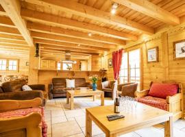 Chalet 4* pour 15 pers. avec jacuzzi, balcon et poêle à bois, proche du télécabine du Linga et Super-Châtel - FR-1-676-26，位于沙泰勒的酒店