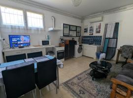 Appartement avec jardin centre village avec accès PMR，位于Le Fossat的酒店