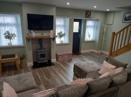 Cosy three bedroom house in Ballingarry Limerick near Adare，位于Balnacart的酒店