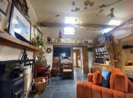 Charming Music Shop -Town Centre，位于丁格尔的酒店
