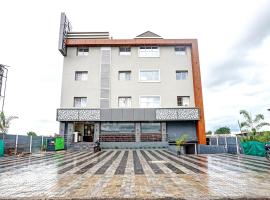 Hotel O Lemon Wood Lodge，位于浦那的酒店