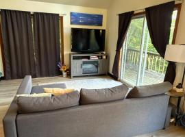 Digital Detox Cabin Near Boat Ramp，位于Roach的酒店