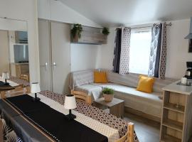 Mobil home Lacanau entre Lac et Océan 3 ch 6 p，位于拉卡诺的酒店