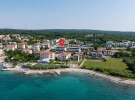 4 Bedroom Awesome Apartment In Malinska