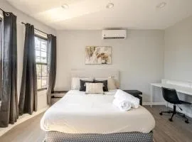 Modern 3-Bdrm Apt in Black Rock