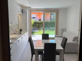 Appartamento con giardino - Clusone，位于克卢索内的酒店