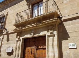 Casa Palacio Conde de Garcinarro，位于Huete的酒店